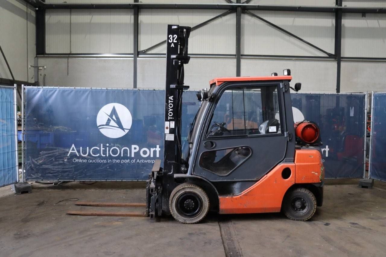 Forklift Toyota 02-8FGF25 LPG 2500kg 2014