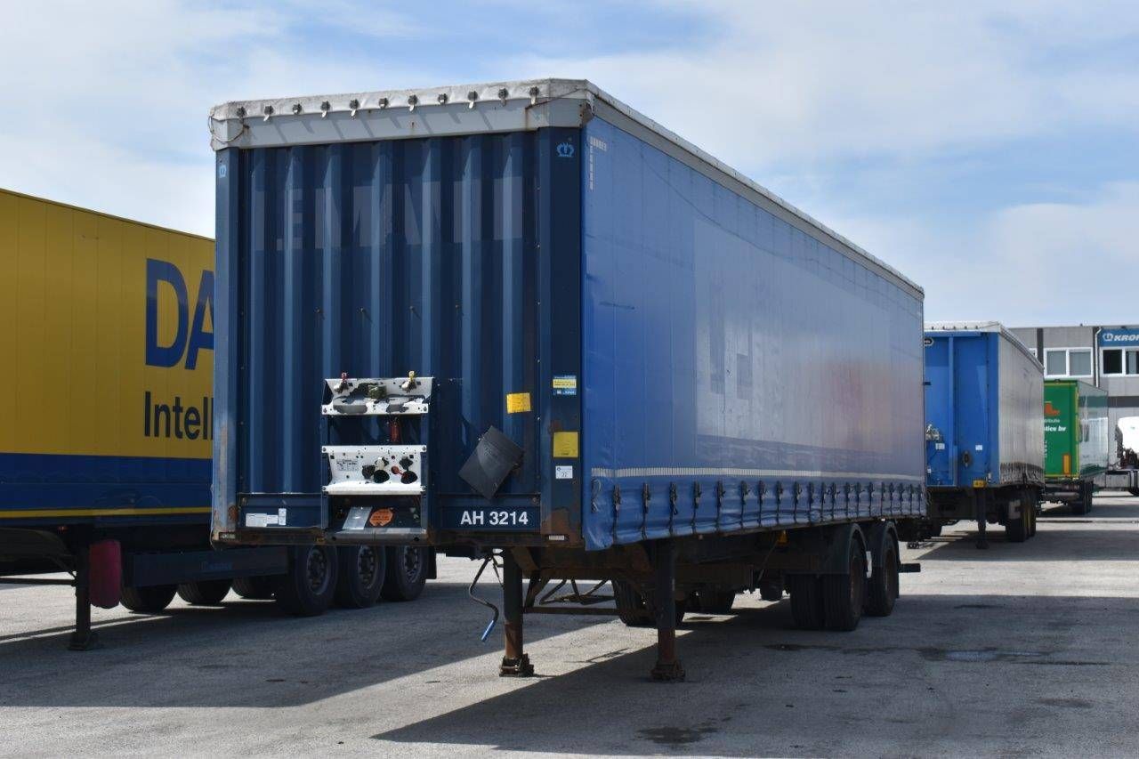 Sliding curtain semi-trailer Krone SZ 2013