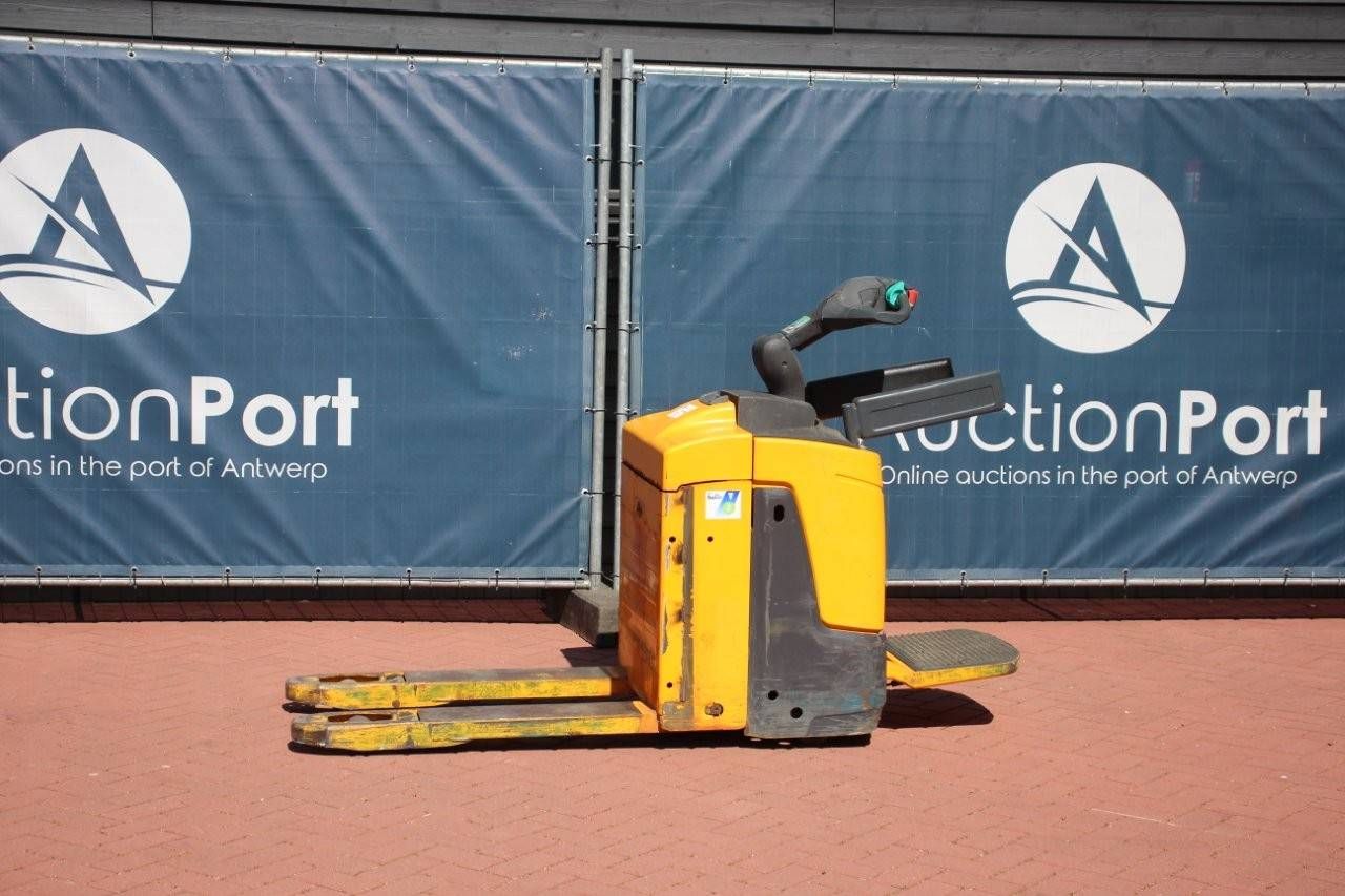 Pallet truck Jungheinrich Electric 2000kg