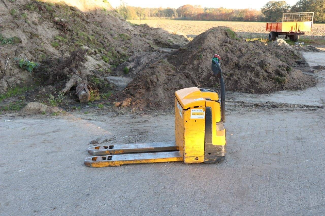 Pallet truck Jungheinrich EJE 220 Electric 2000kg 2013