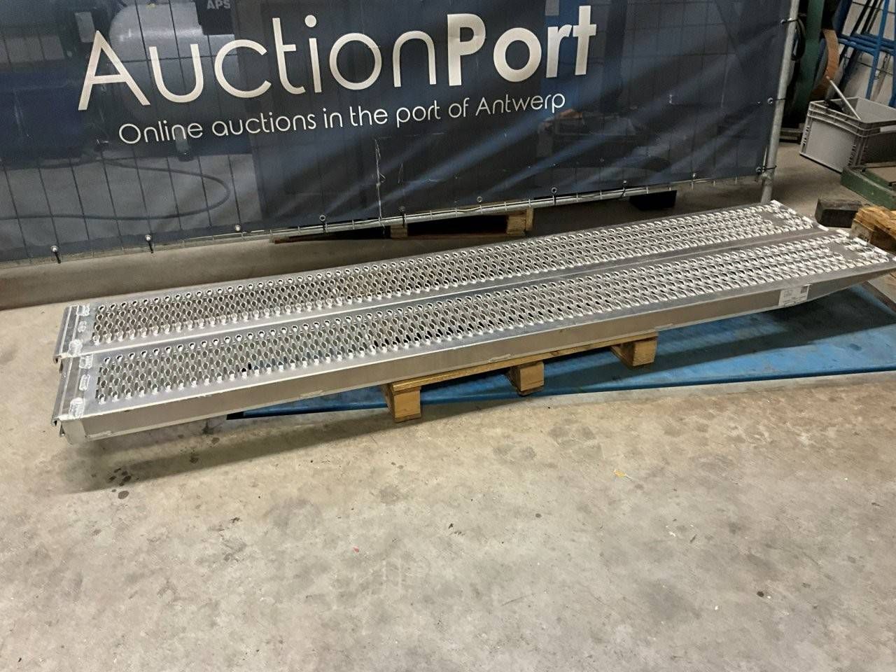 Aluminum ramps 247x30xcm