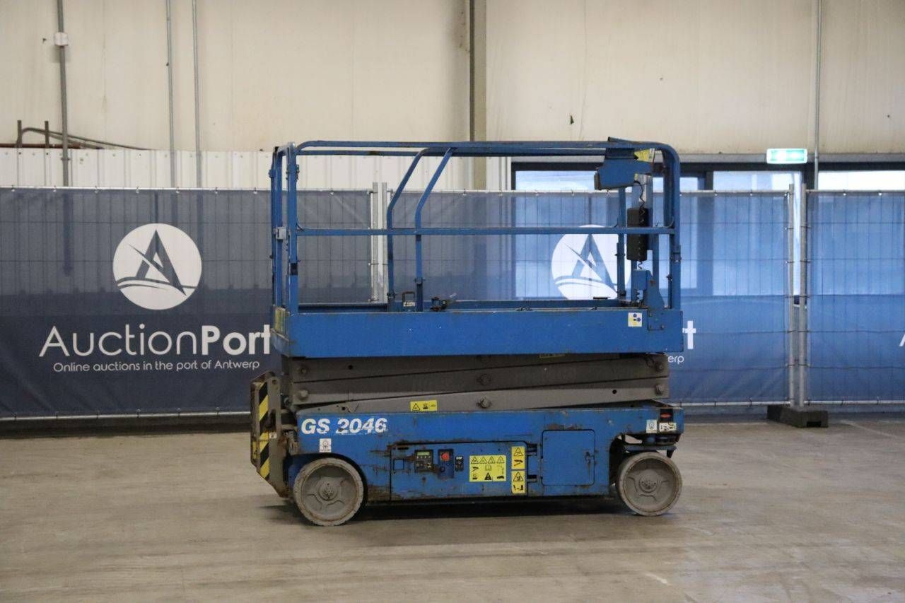 Scissor lift Genie GS-2046 Electric 8.10m 2014