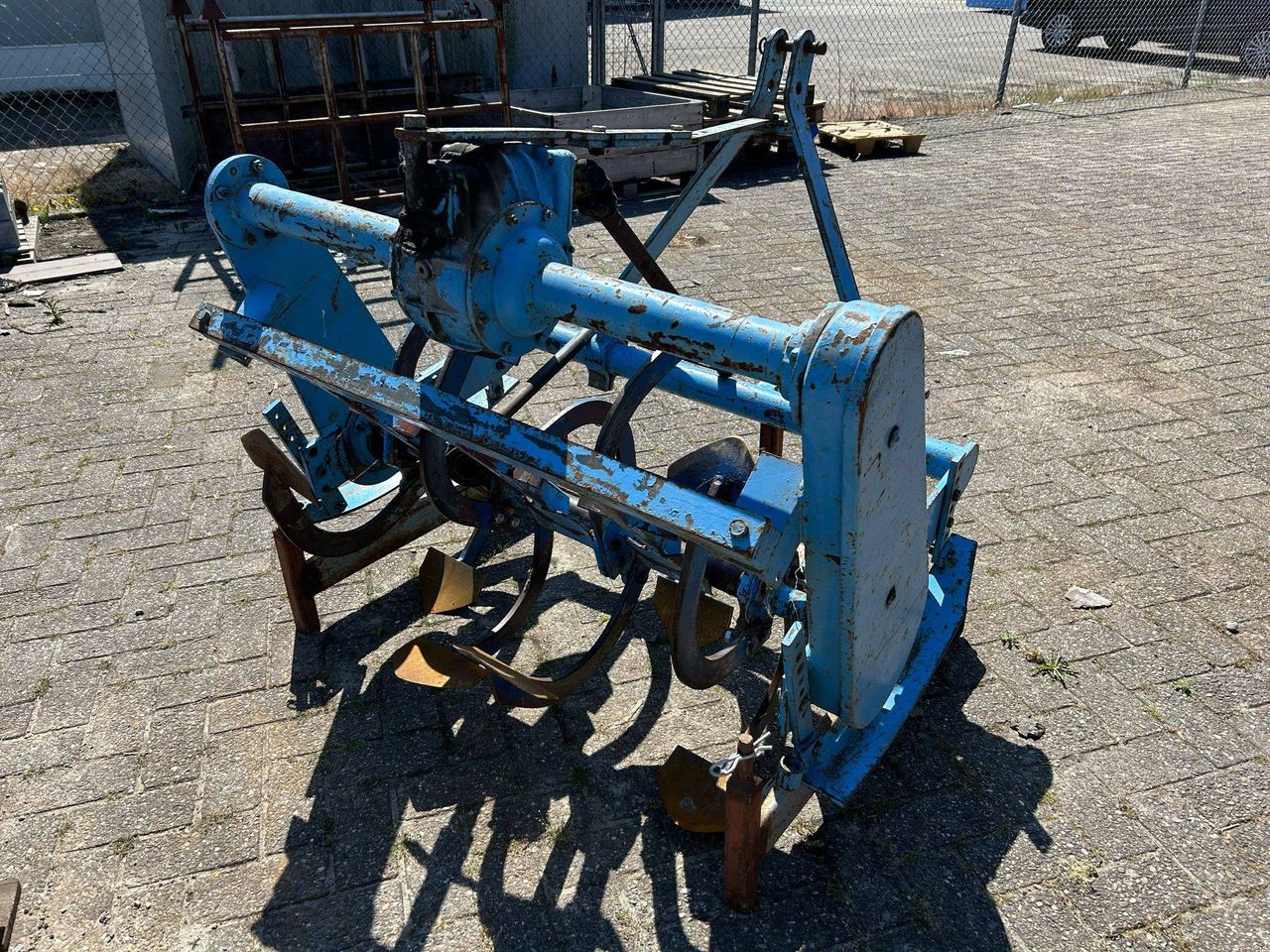 Attachment Tractor Digger (Margin)