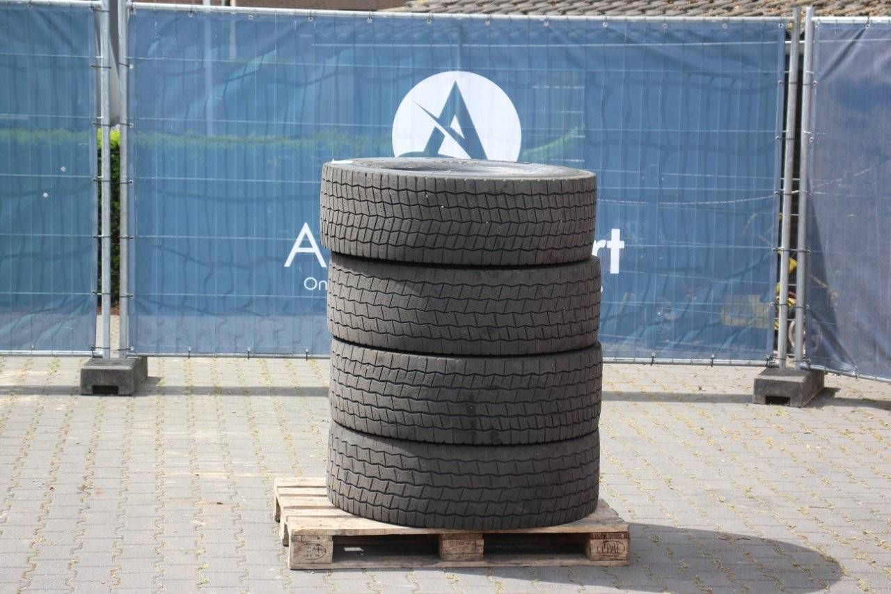 Lot of 4 Michelin/Multiway Tires