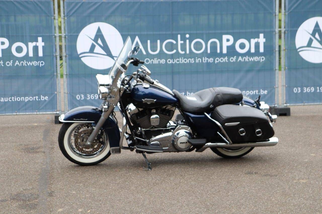 Motorcycle Harley-Davidson Road King Classic Touring Petrol 2012