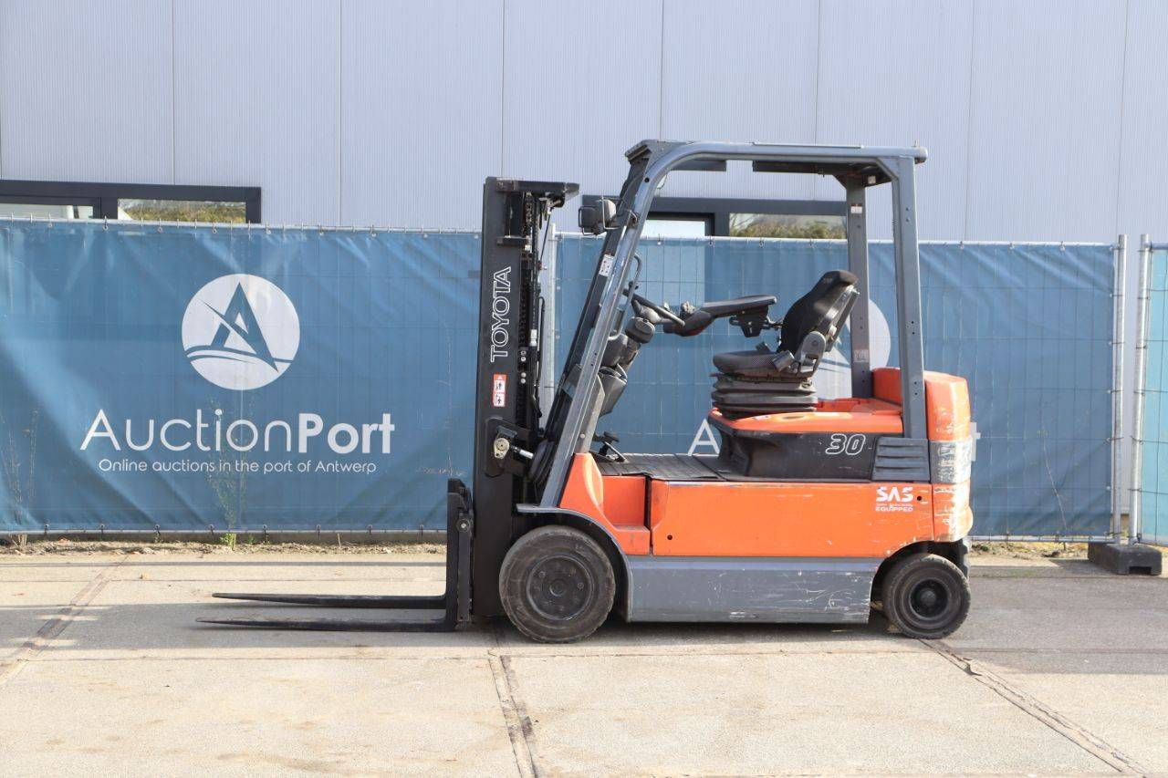 Toyota 7FBMF30 Electric Forklift 3000kg 5.5m 2009