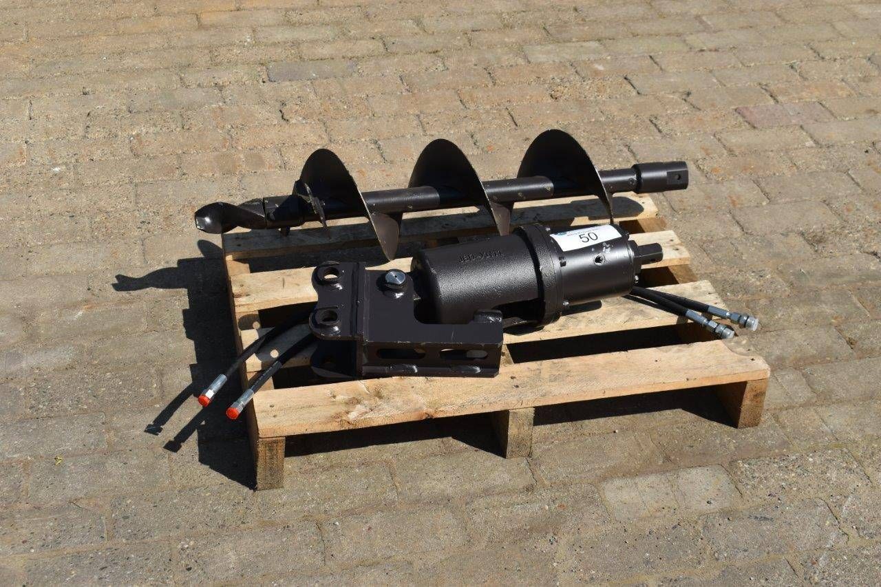 Hydraulic earth auger