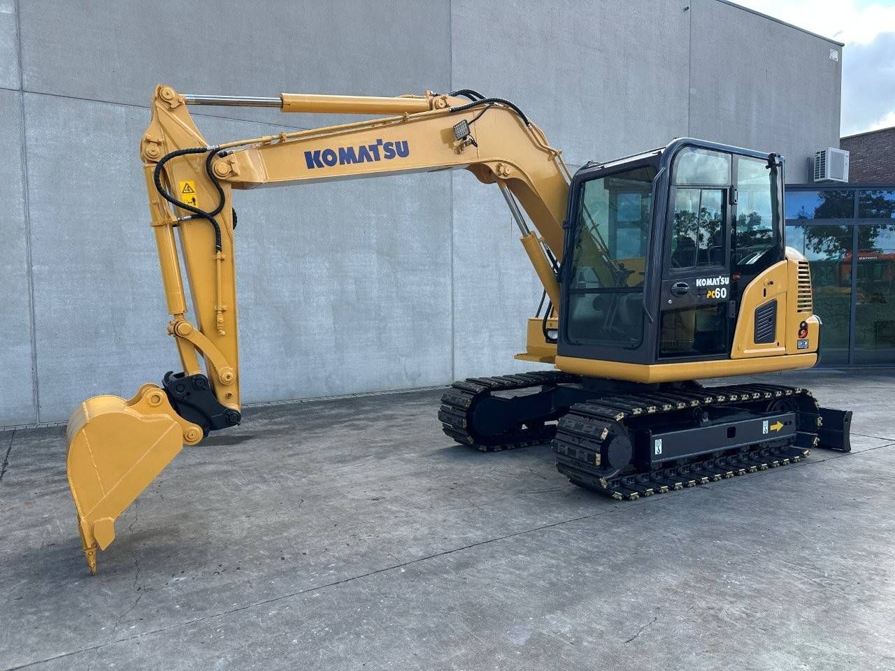 Escavadeira média Komatsu PC60-8 Diesel 2014