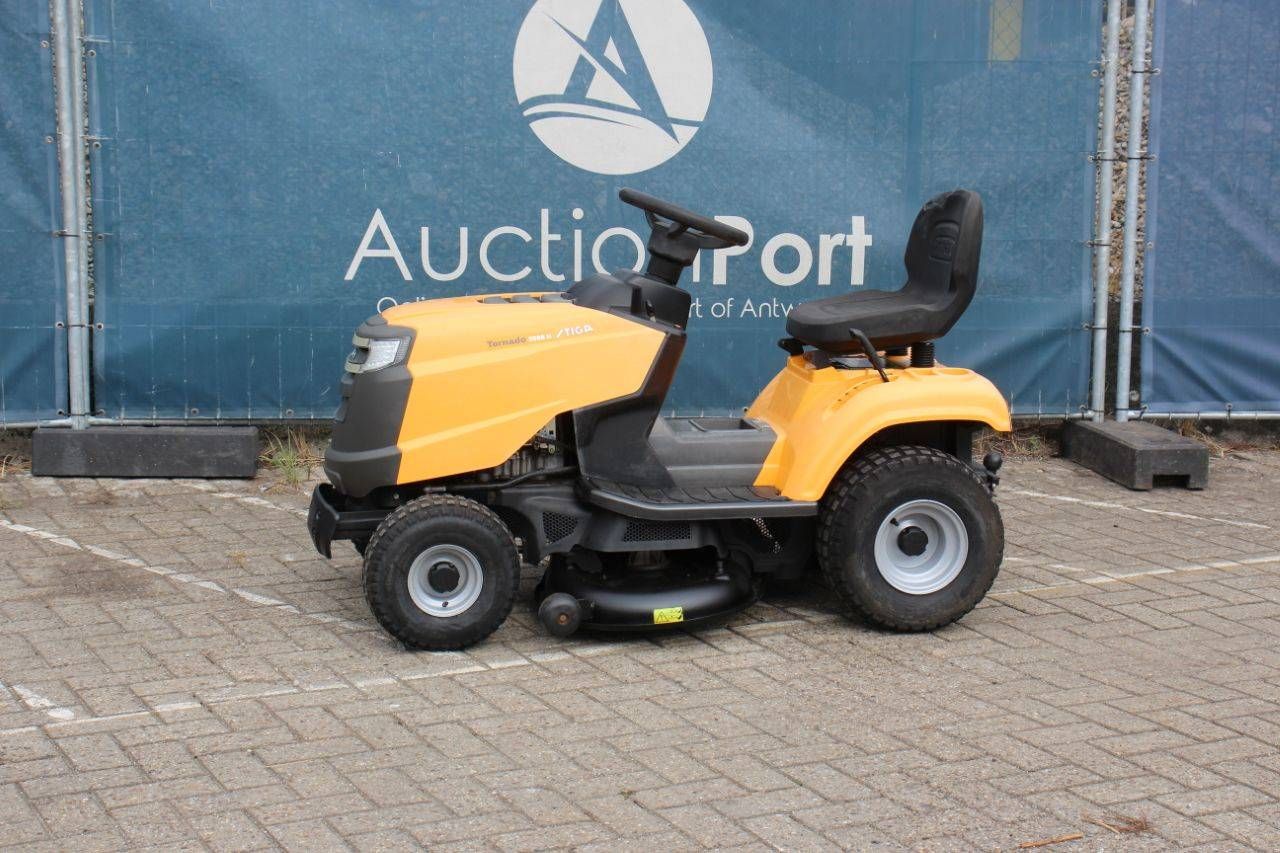 Riding Mower Stiga Tornado SDS98 Hydro Petrol 12.5 hp 2015