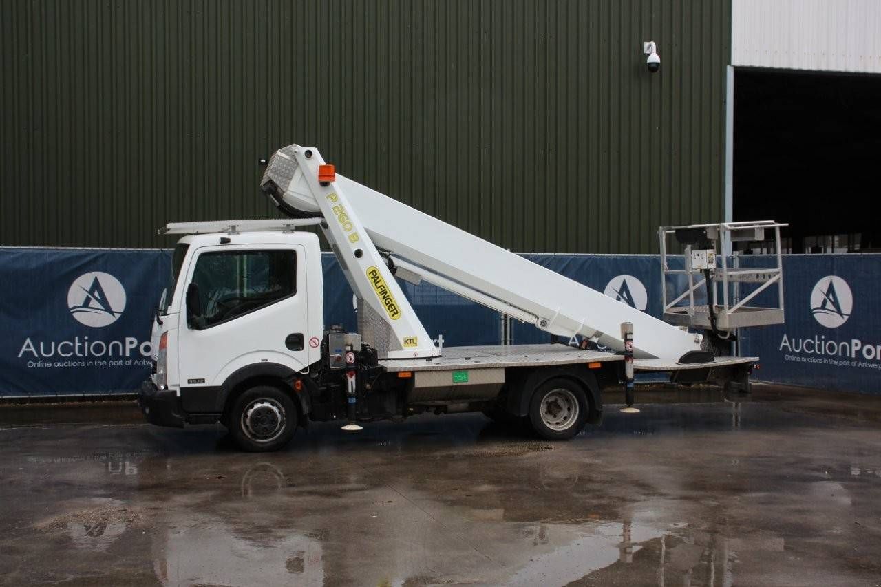 Nissan Cabstar Diesel 25.8m 2013 Truck-Mounted Aerial Platform 
