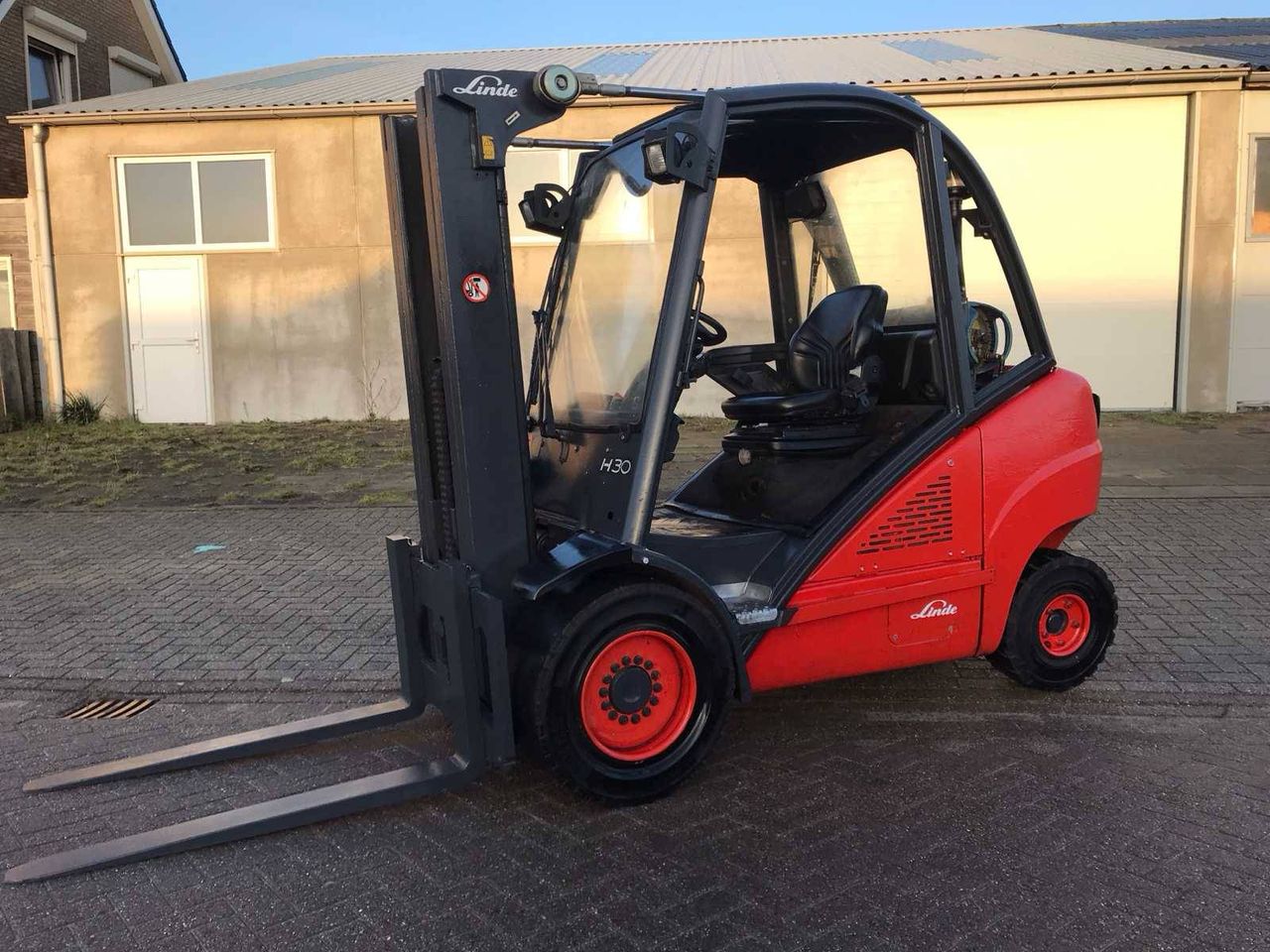 Forklift Linde H30T LPG 3000kg 3.29m 2006