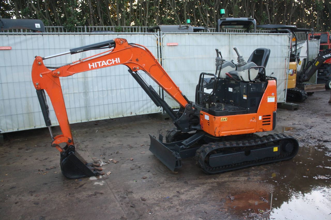 Rupsgraafmachine Hitachi ZX17U-5 Diesel 2016