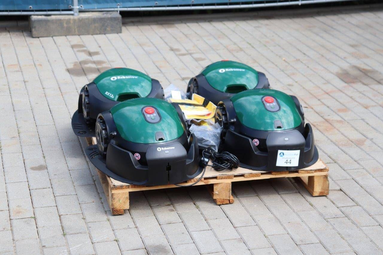 Party Robotic Mower Robomow RX12u Electric 2017 Demo 4 pieces