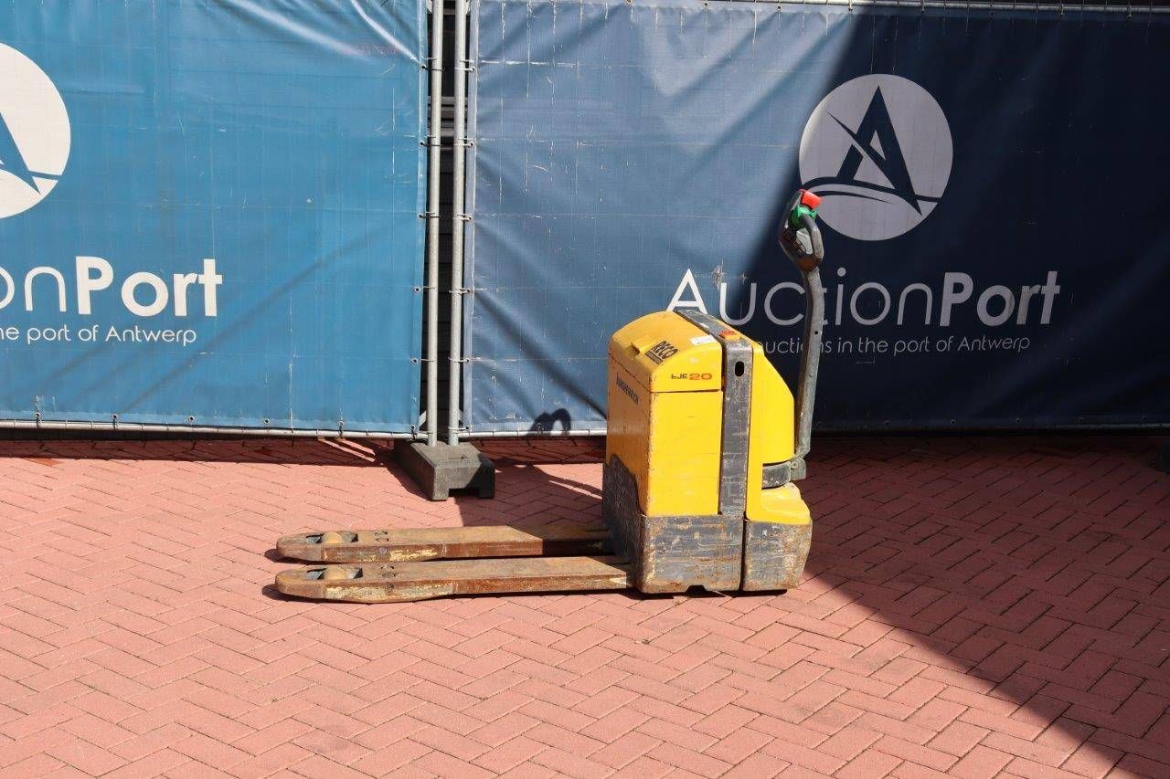Pallet truck Jungheinrich EJE 20 Electric 2000kg