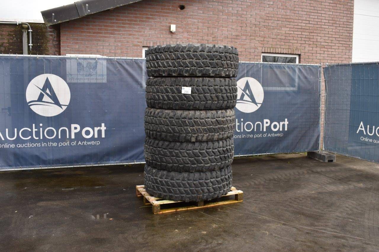 Set of tires Goodyear 395/85R20 