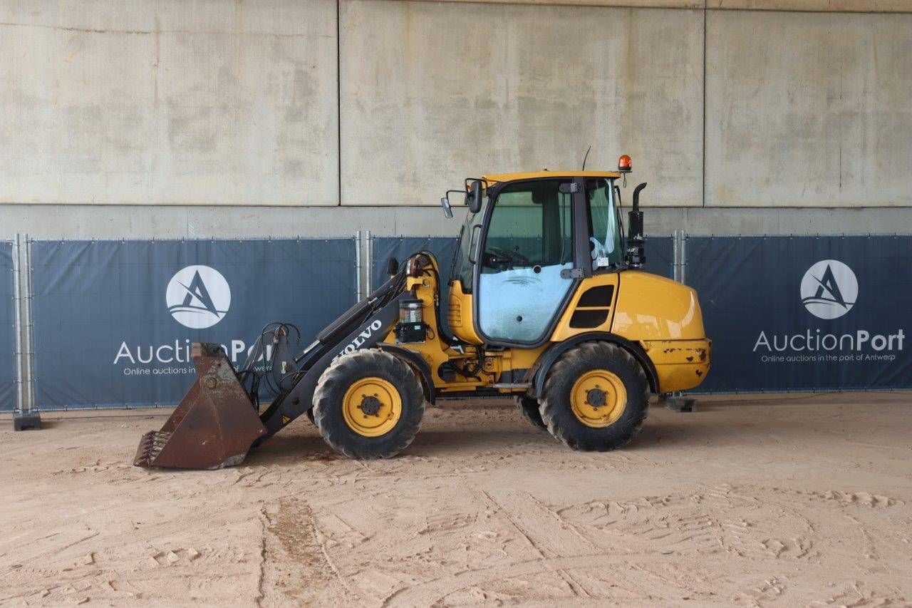 Wheel loader Volvo L25F-P Diesel 58hp 2010