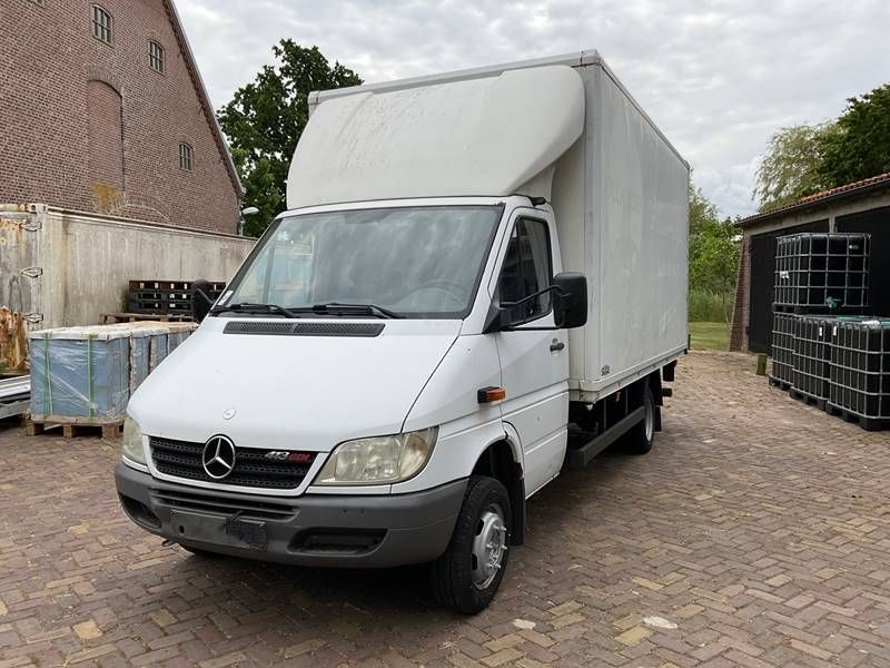 Mercedes-Benz Sprinter 413 CDI 2.2 402 Diesel 129hp