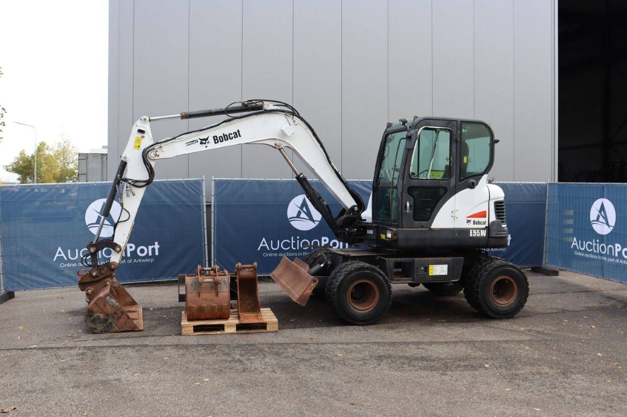 Wheel excavator Bobcat E55W Diesel 2013