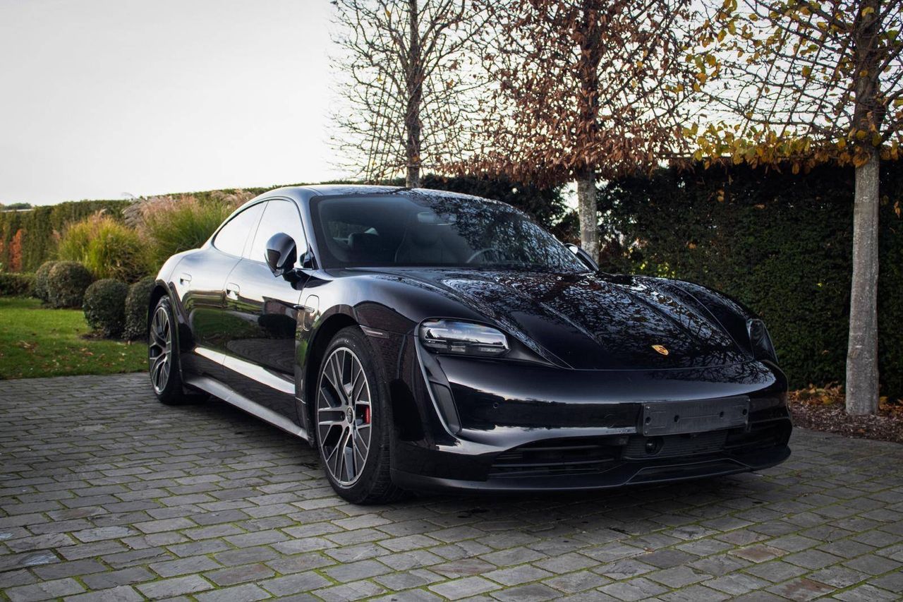 Passenger car Porsche Taycan 4S Electric 490hp 2020 (Margin)