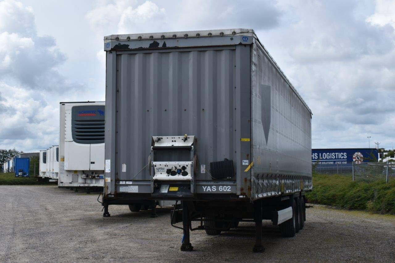 Sliding curtain semi-trailer Krone SD 2016