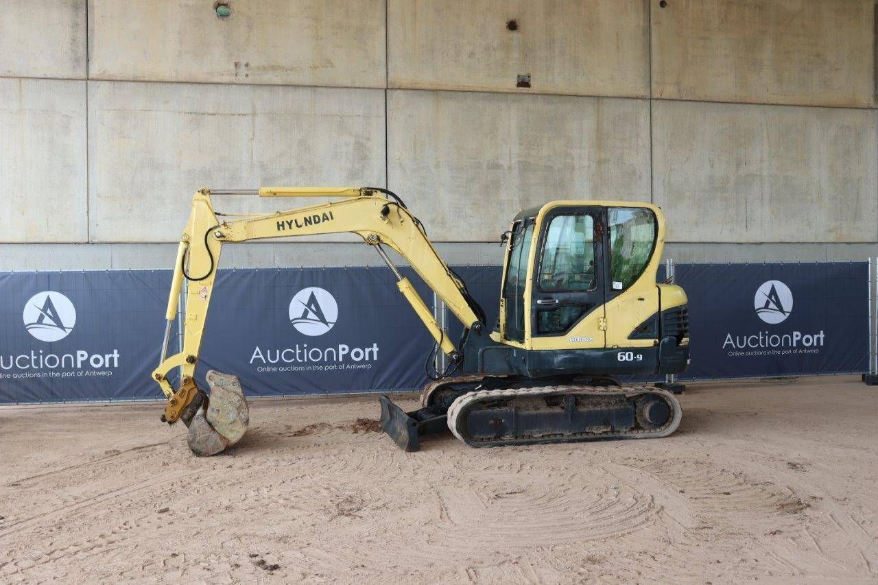 Crawler excavator Hyundai R60-9 Diesel 2013