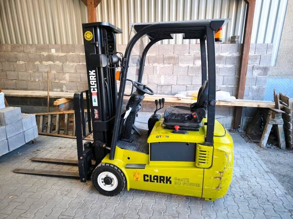Forklift Clark GTX16 Electric 1500kg 4.78m 2015