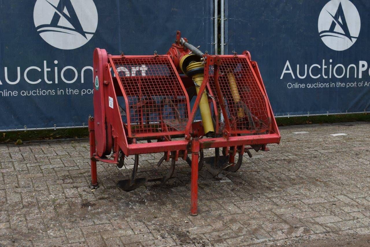 Spading machine