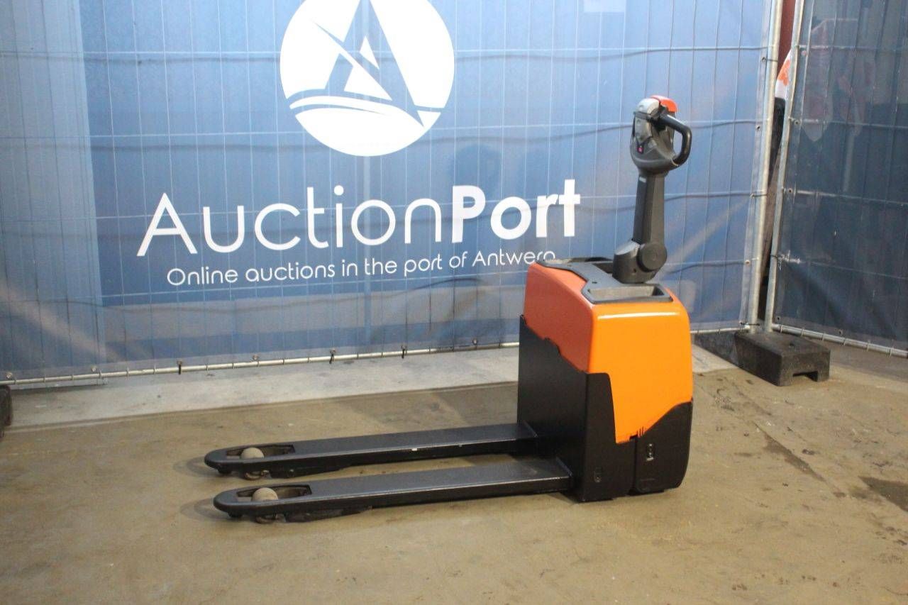 Pallet truck Toyota LWE130 Electric 1300kg 2020