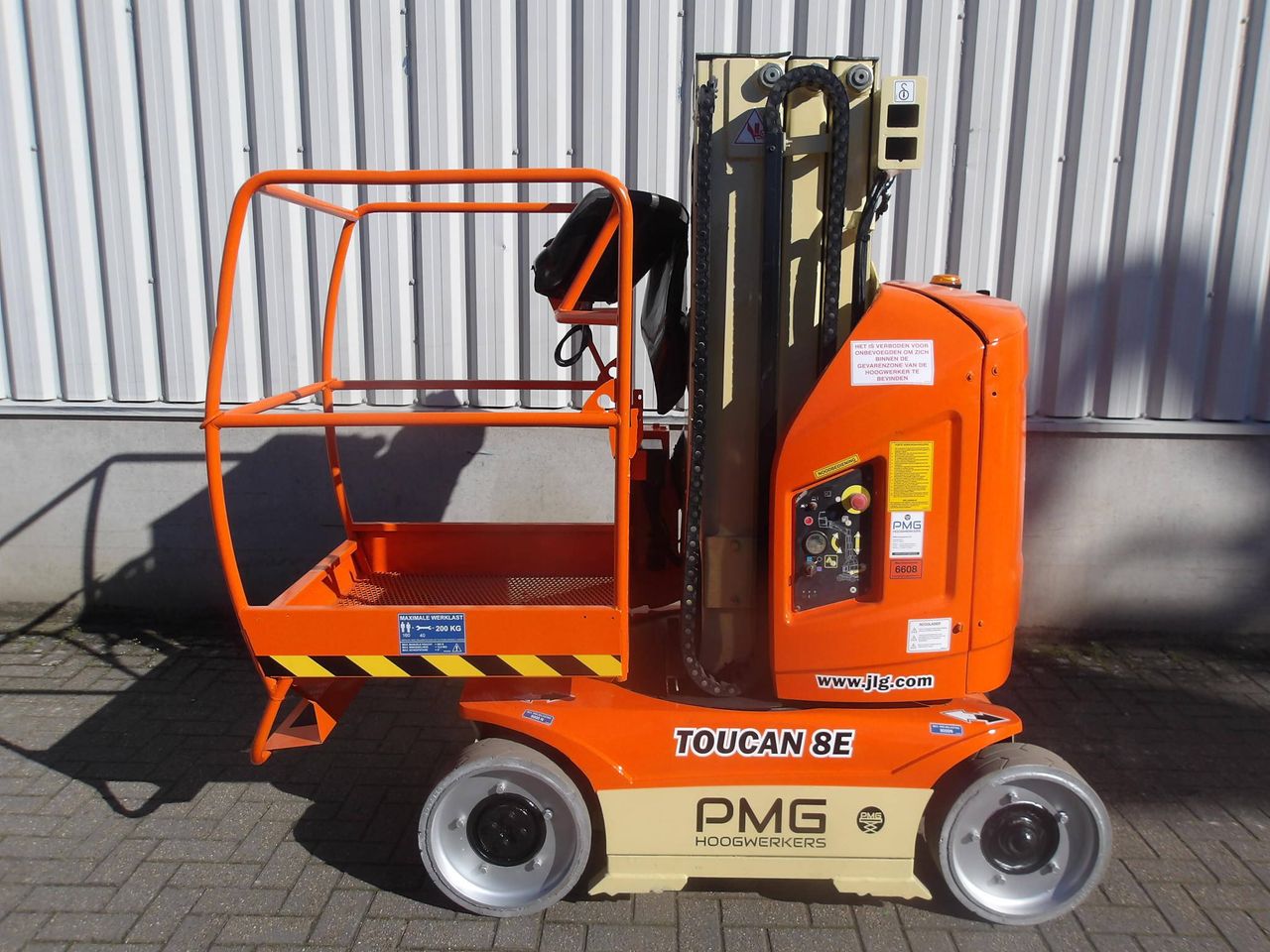 Mast lift Toucan 8E 8.20m Electric 2011