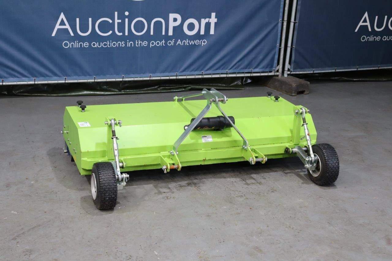 Artificial grass cleaner AT Rakemaster 1800