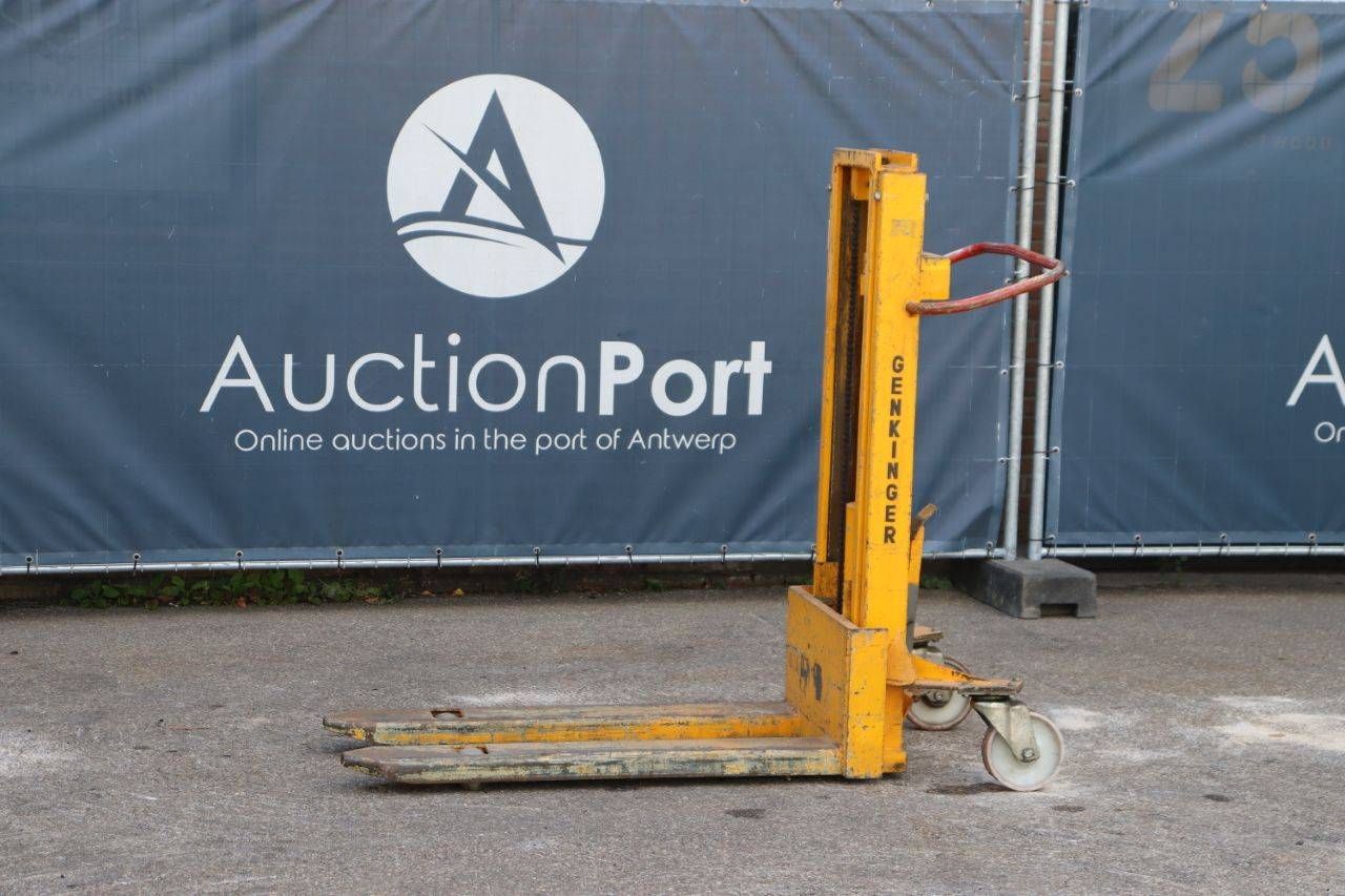 Stacker Genkinger Manual 1000kg 1.88m