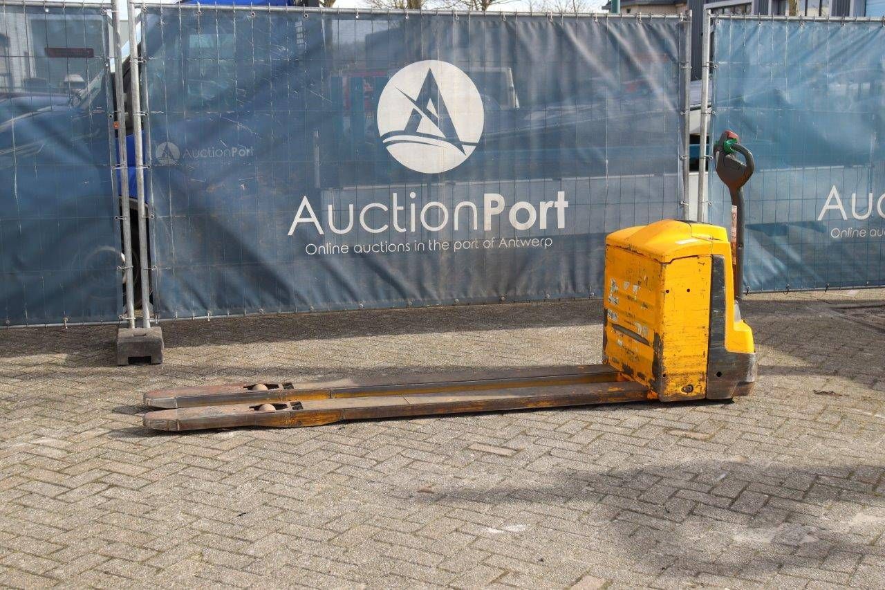 Pallet truck Jungheinrich EJE 220 Electric 2000kg 2014
