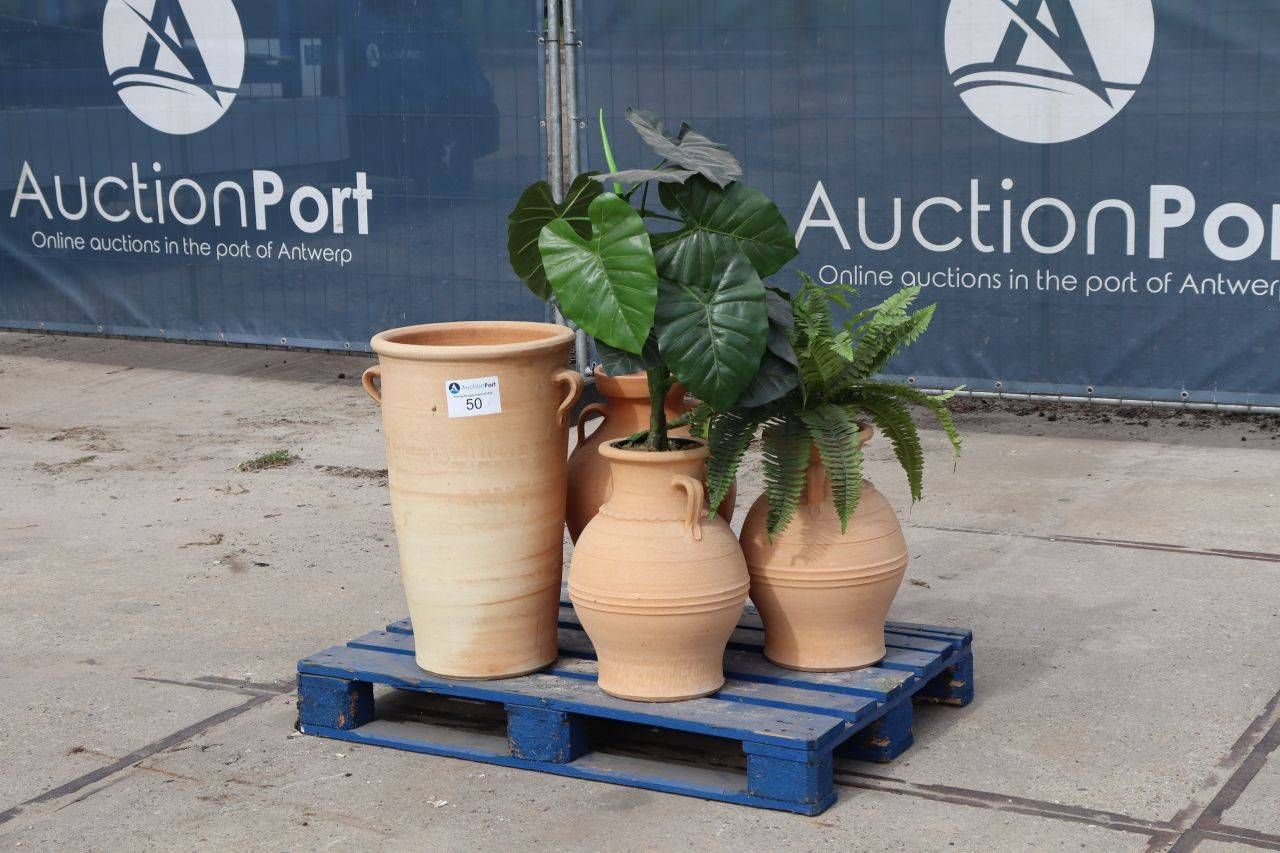 Batch of plant pots with artificial plants, 4 pieces