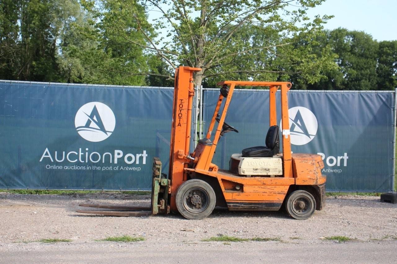 Forklift Toyota 02-3FD30 Diesel 2500kg 3.5m