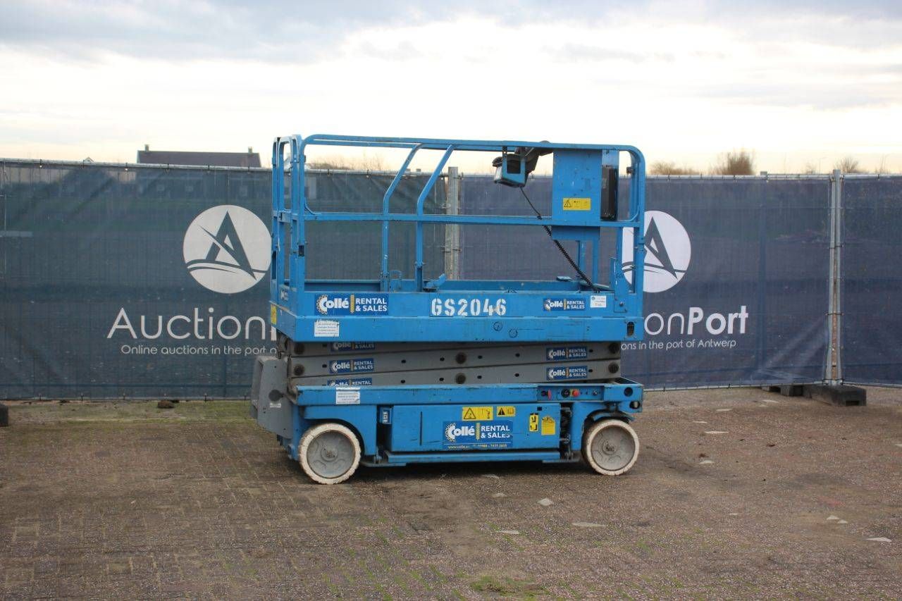 Scissor lift Genie GS-2046 Electric 8.1m 2002