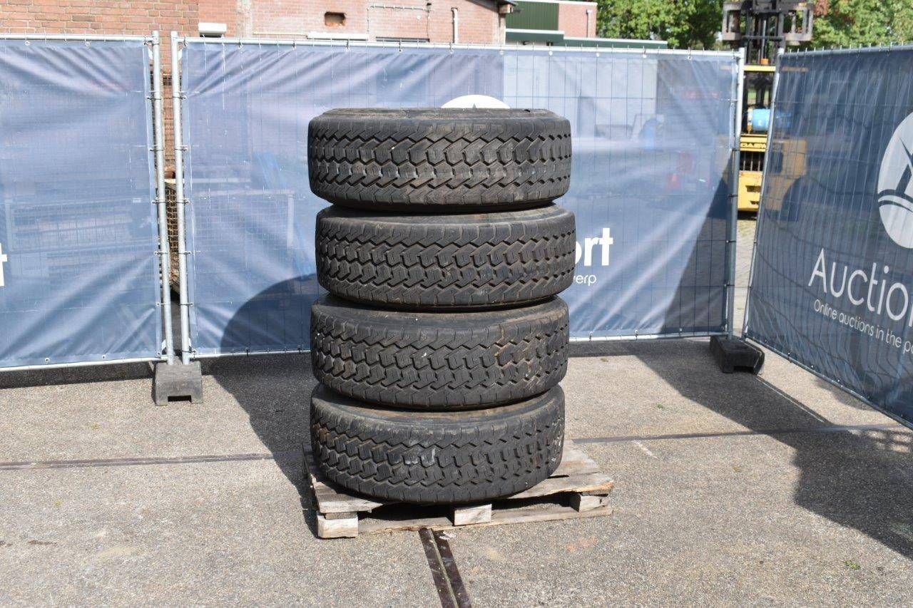 Set of tires