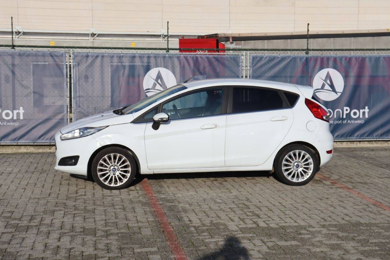 Passenger car Ford Fiesta Petrol 80 hp 2014 (Margin)