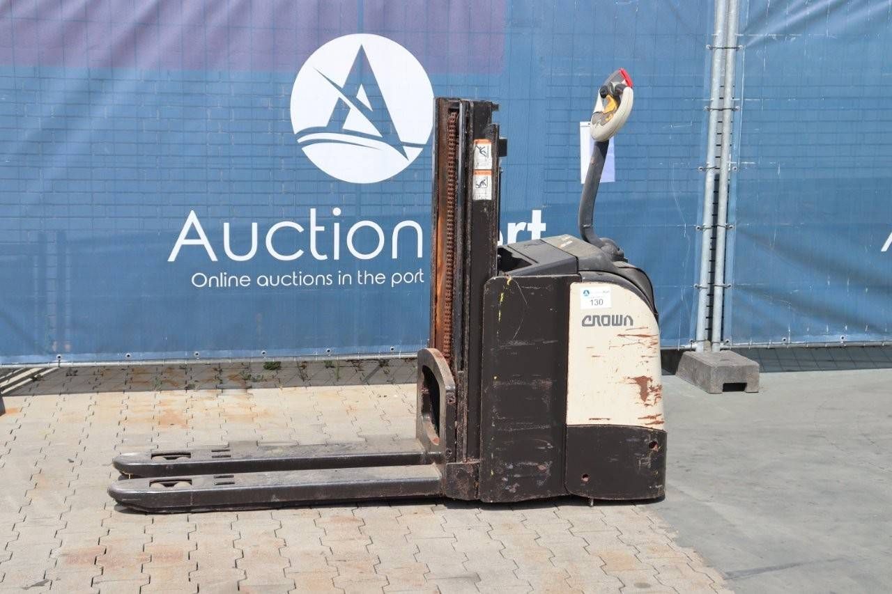 Stacker Crown DT 3040 Electric 1.5m 2021