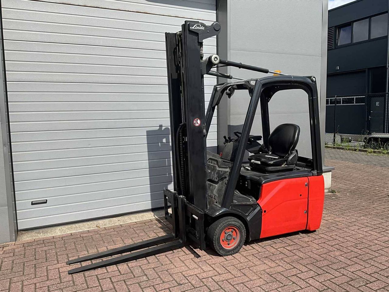 Forklift Linde E16C-01 Electric 1600kg 5.45m 2009