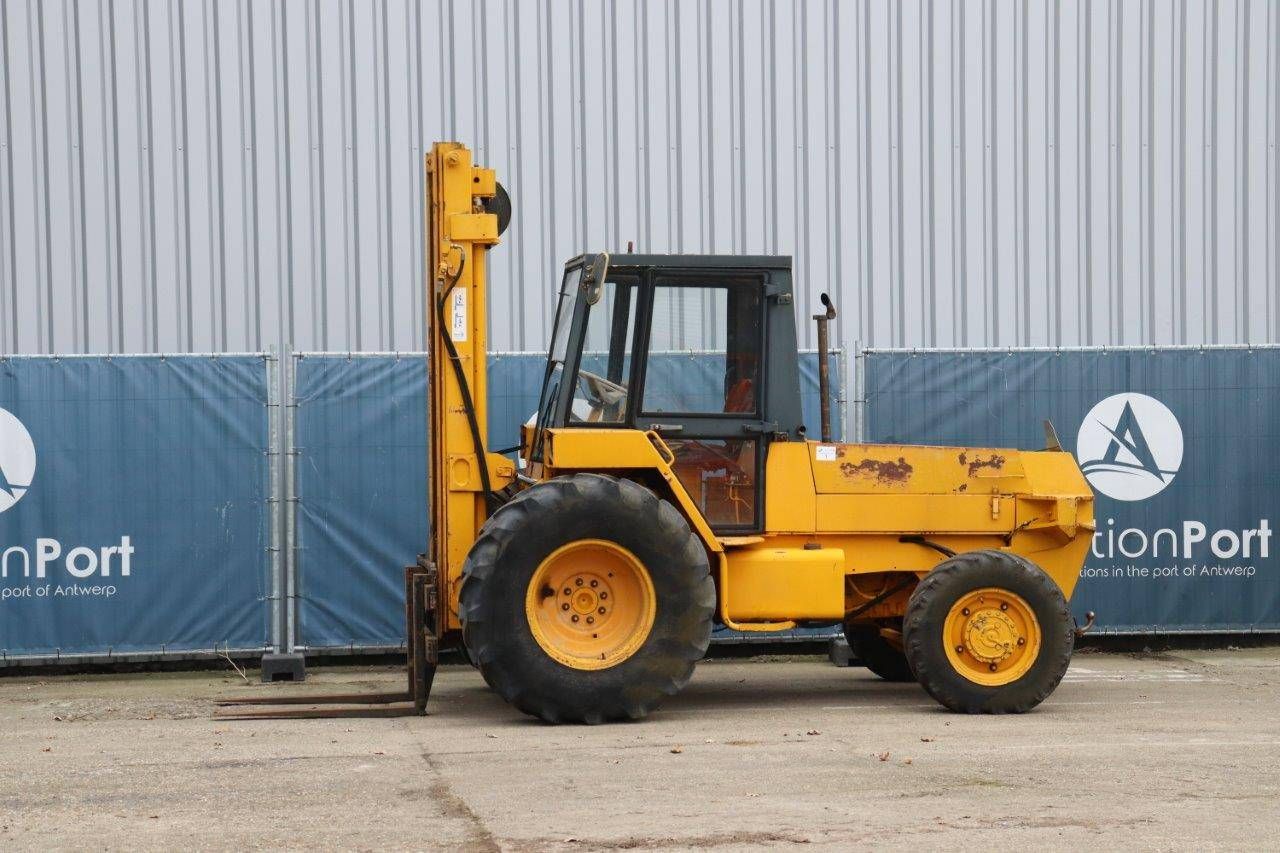 Rough terrain forklift JCB 926 Diesel 2500kg 7.05m