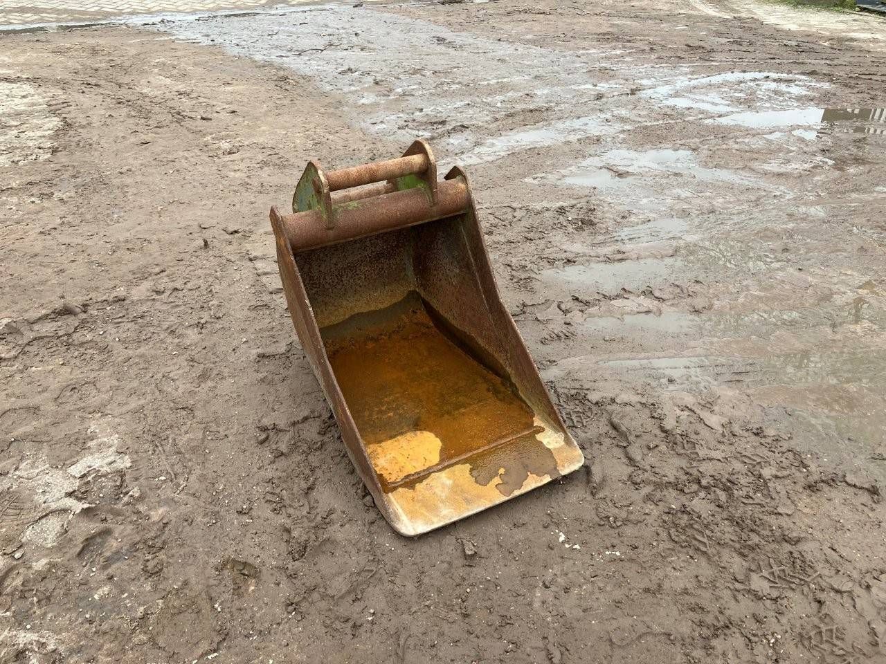 Excavator bucket 