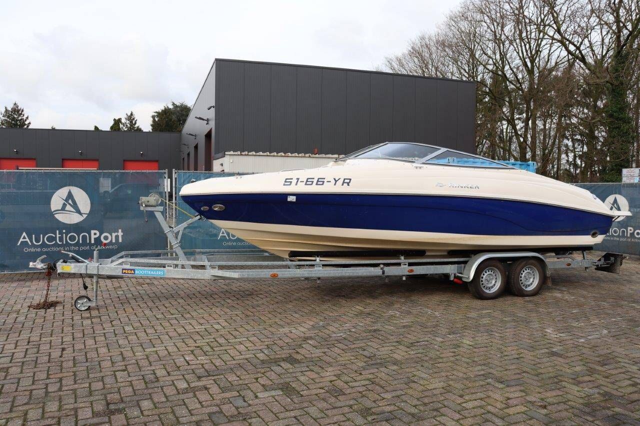 Speedboat Rinker 51-66-YR Gasoline 300hp with Trailer