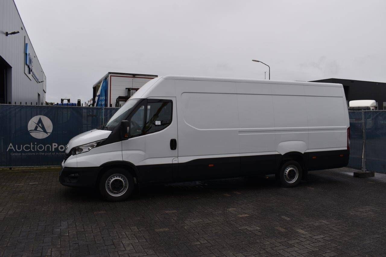 Van Iveco 35S16 Diesel 157hp 2019