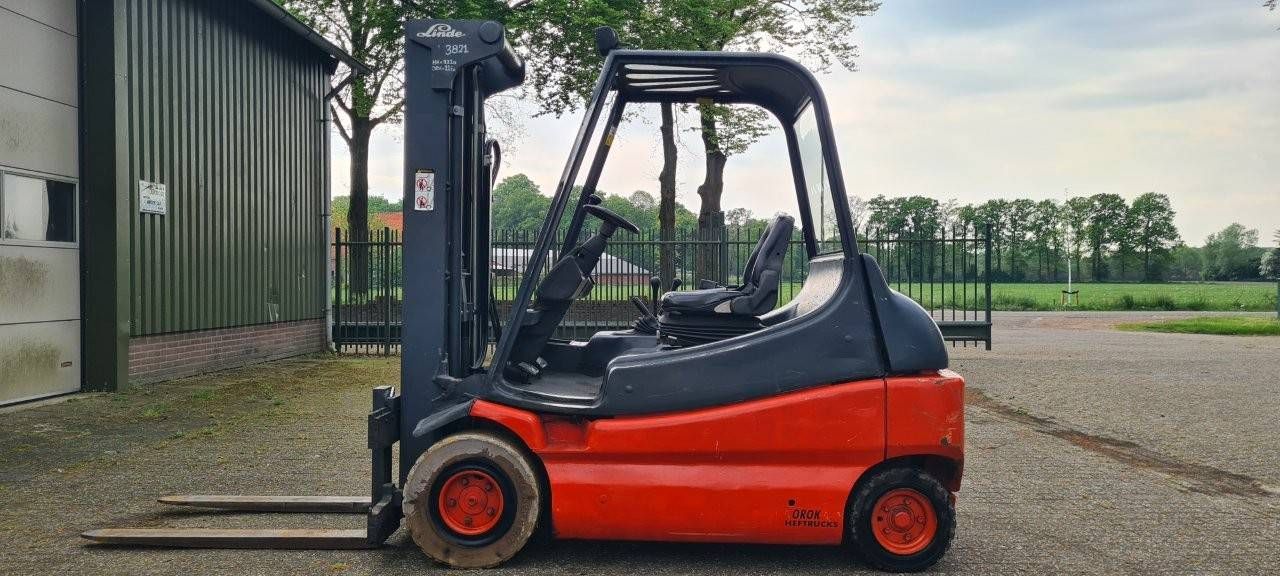 Forklift Linde E30-01 Electric 3000kg 3.3m 1994