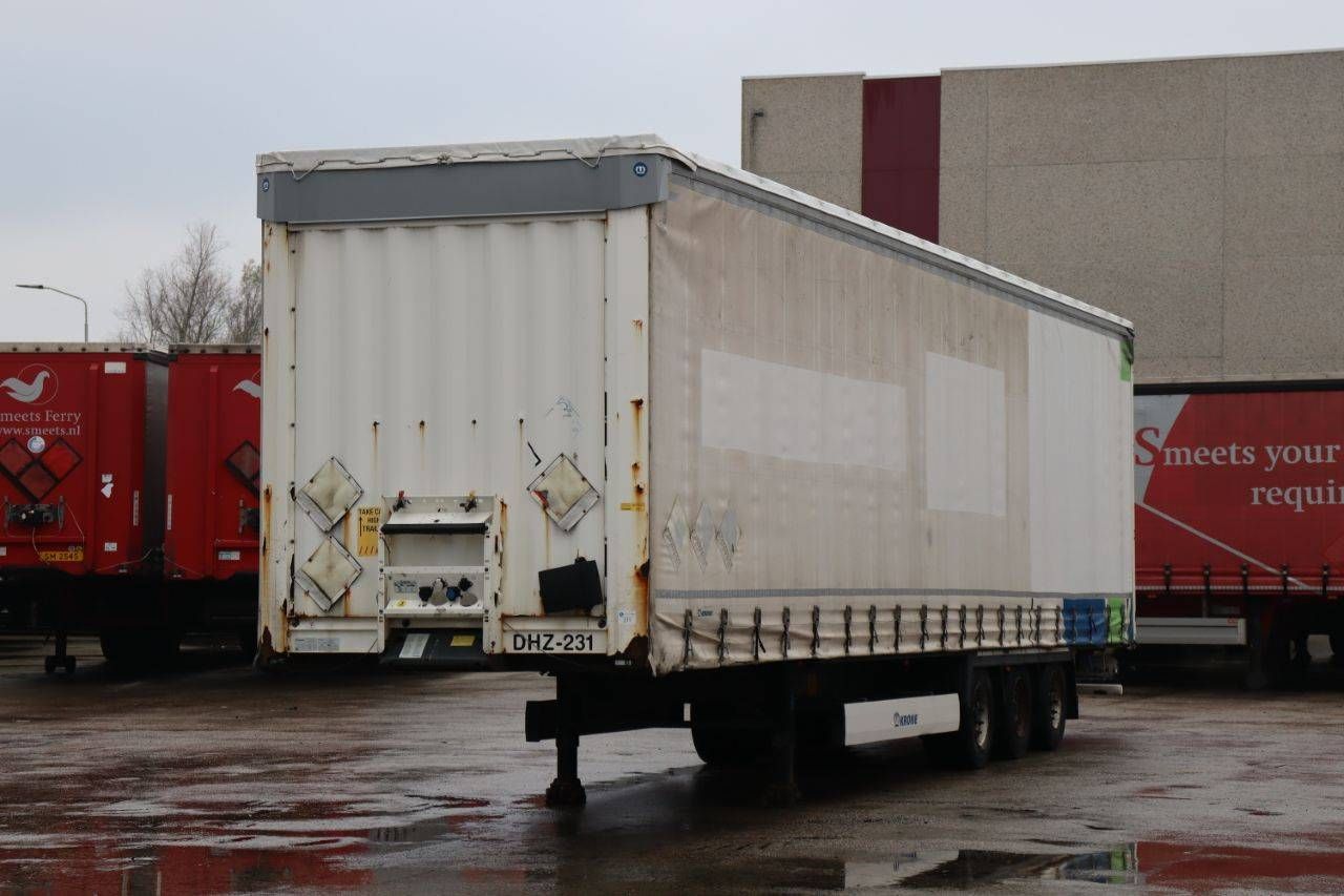 Krone SD sliding tarpaulin trailer