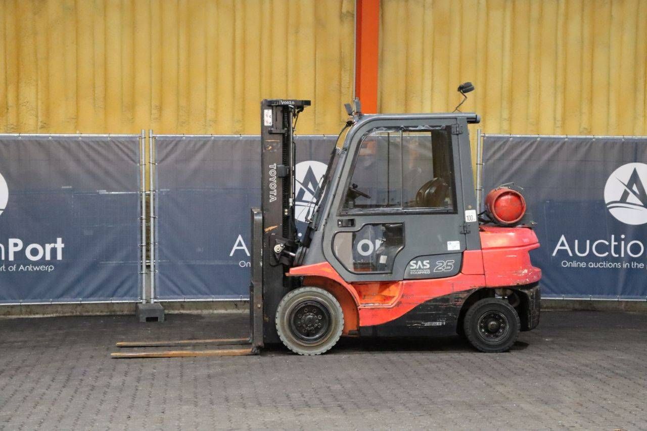 Forklift Toyota 42-7FGF25 LPG 2500kg 5.0m 2006