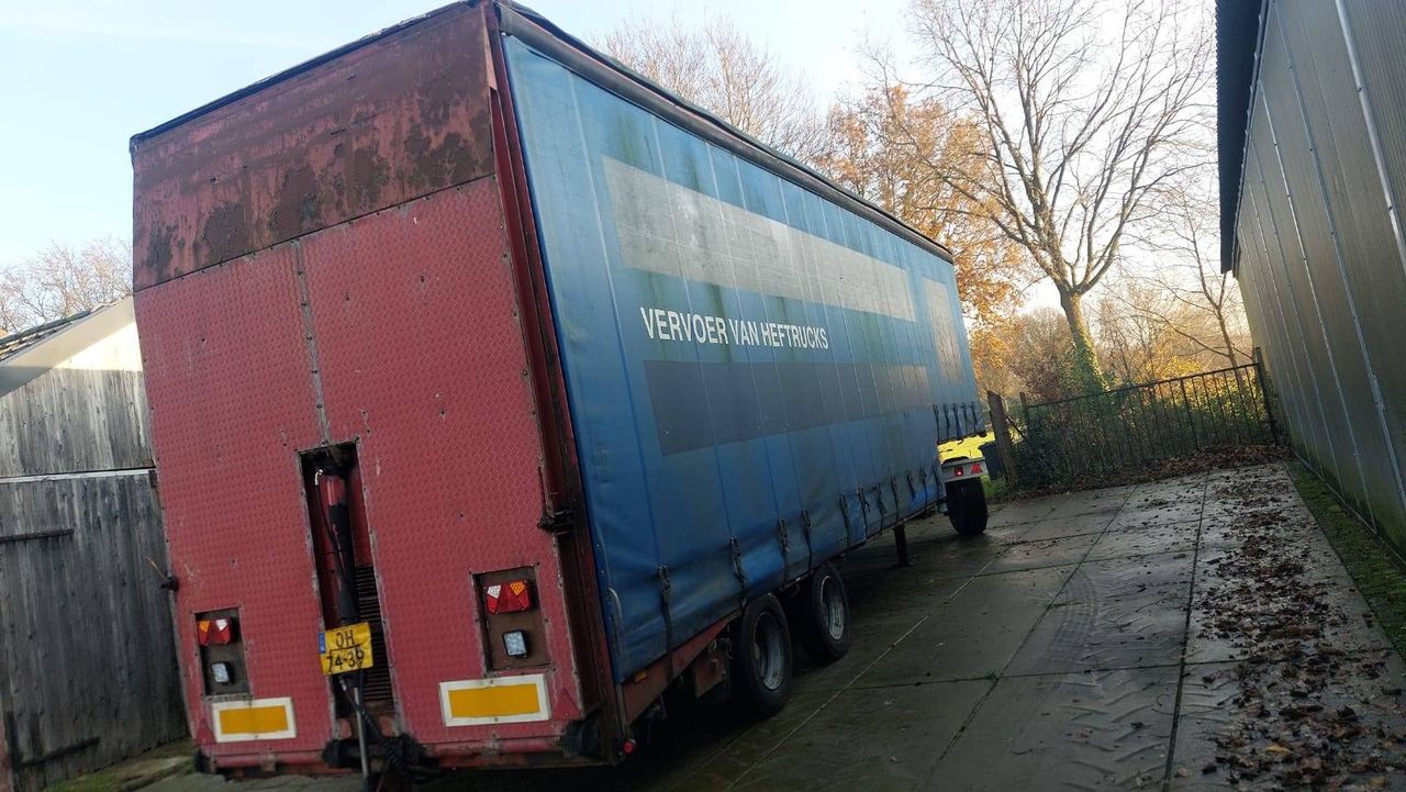 Curtainsider trailer Nooteboom OSD26 1988