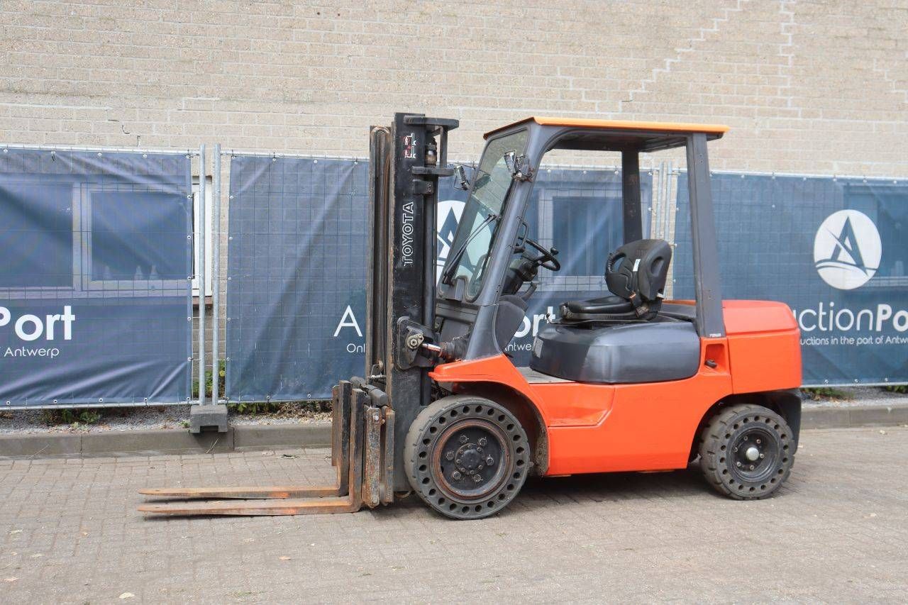 Forklift Toyota 62-7FDF30 Diesel 3000kg 3.3m 2000
