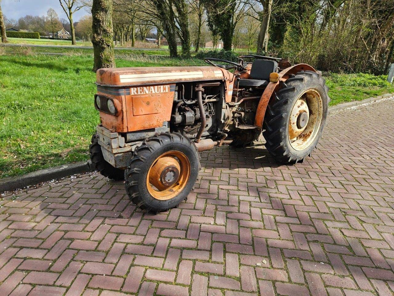 Narrow gauge tractor Renault 480 Diesel 