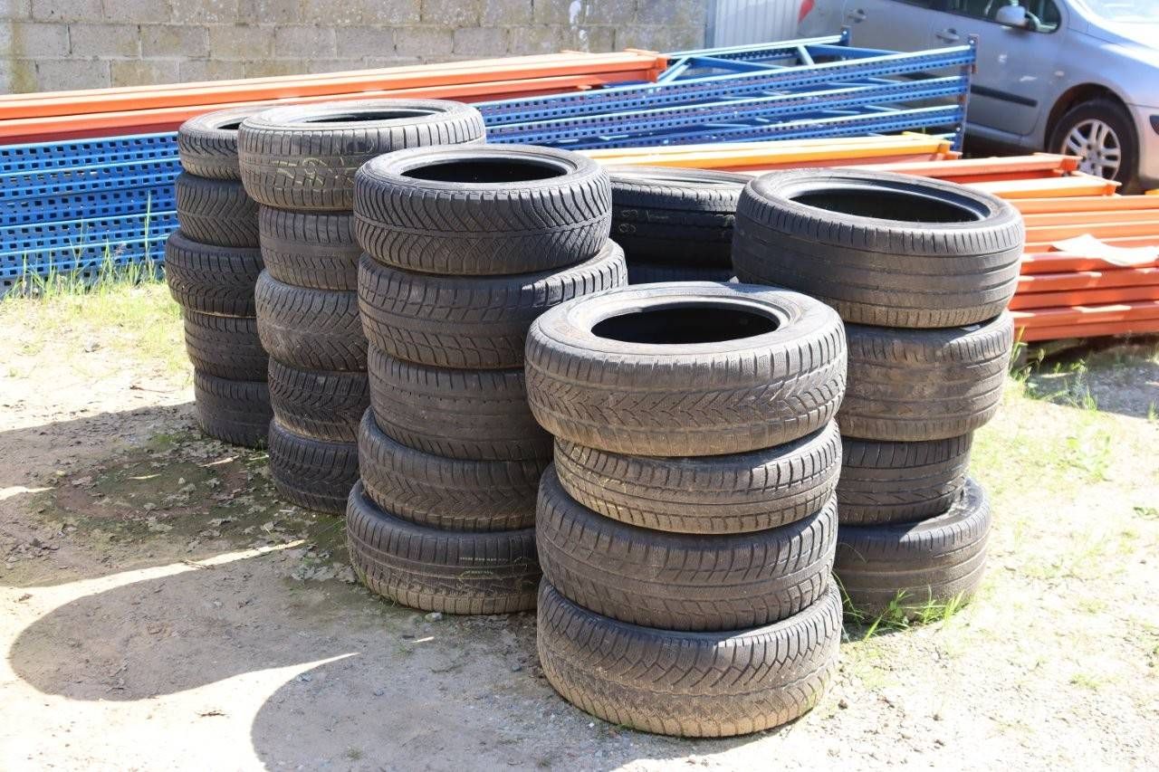 Lot of Pirelli/Vredestein Tires (Margin)